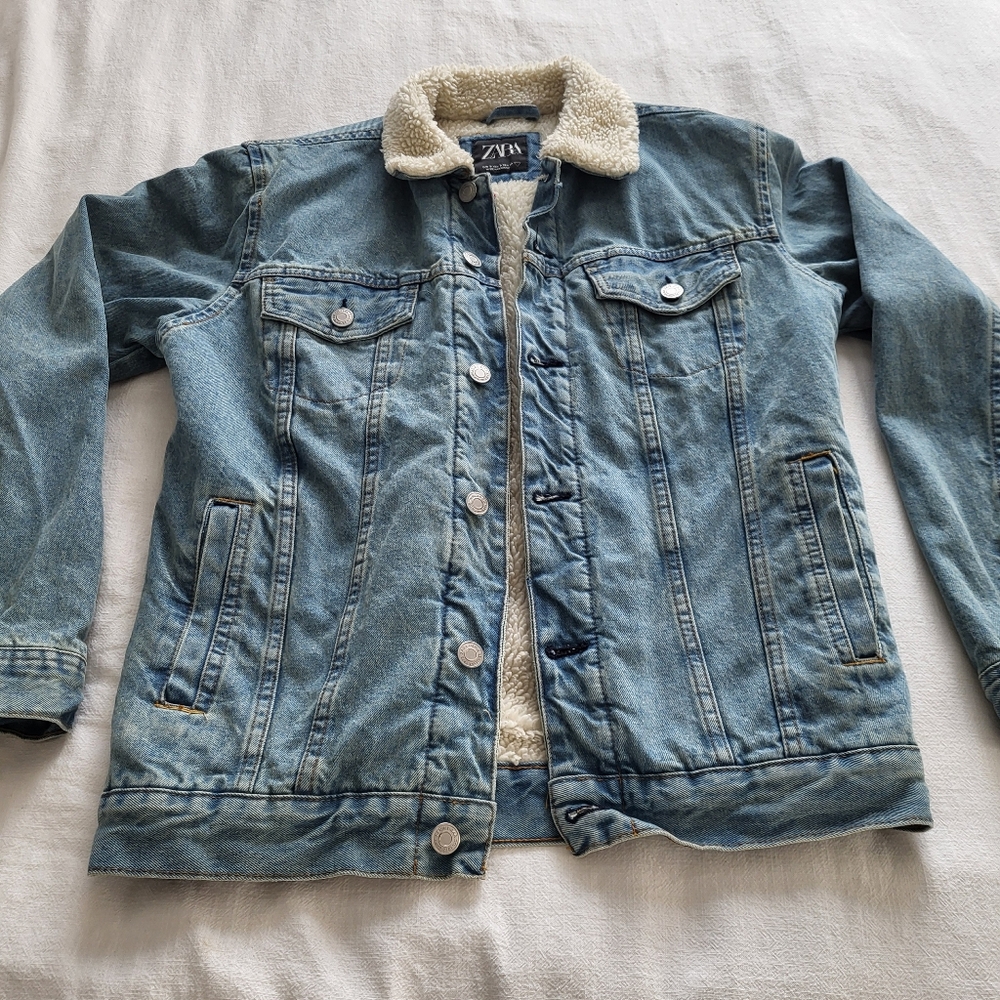 ZARA Light Denim Jacket with Cream Sherpa Lining - Picture 9 of 9